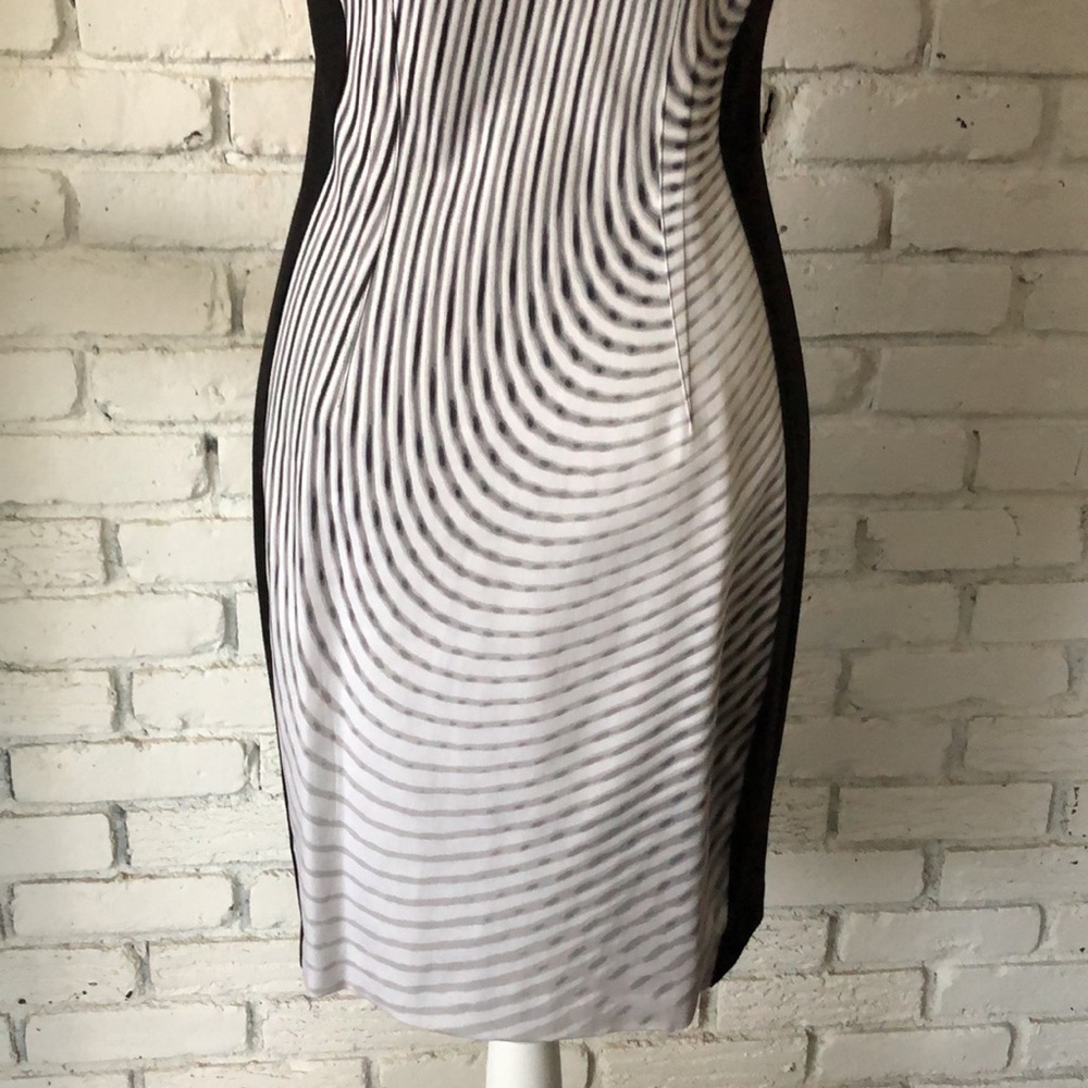 Dress - Picture 6 of 7